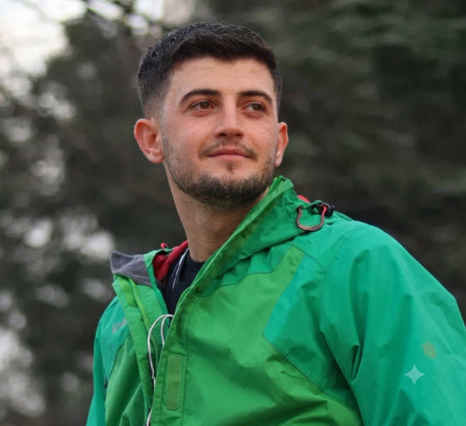 پرونده:Abbas Panahi.png