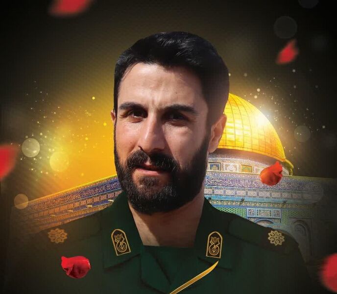 پرونده:Amin Karami.jpg